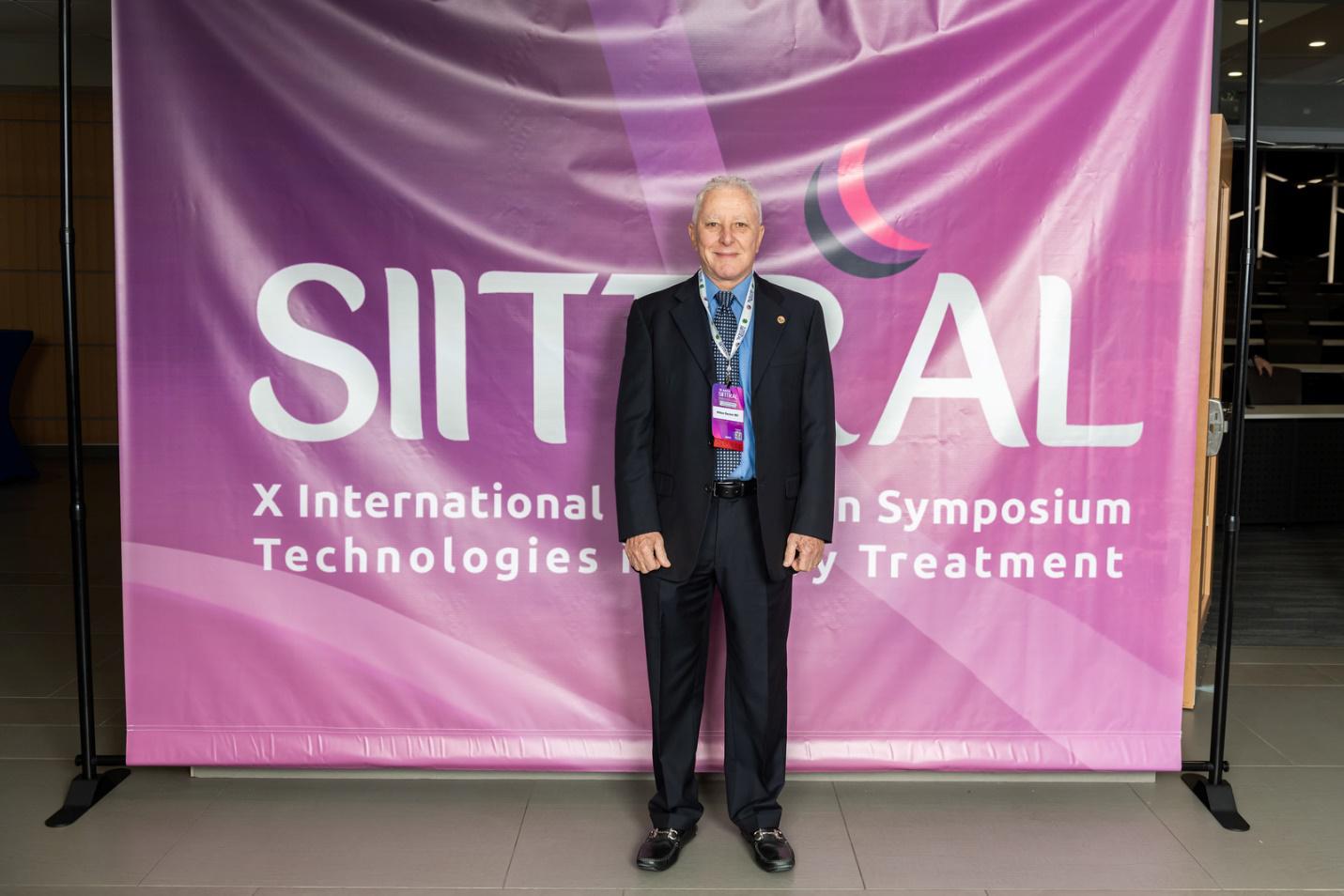 Dr. Becker at the Siittral plastic surgery meeting