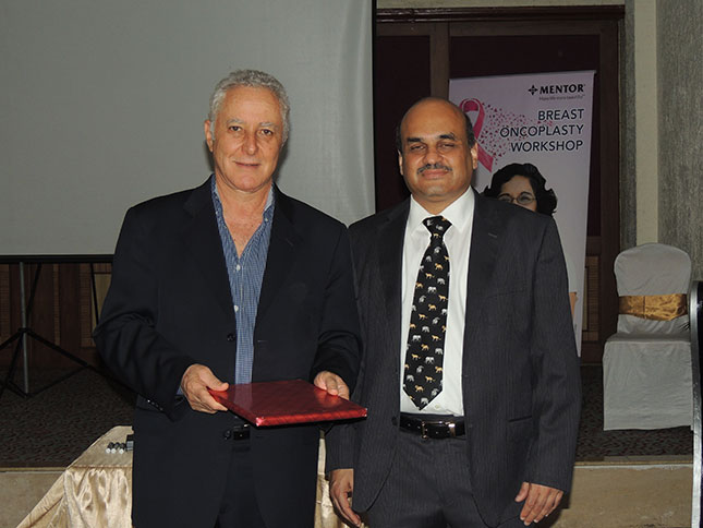 Award-presented-to-Dr-B-in-Pune-India-for-his-workshop-presentation